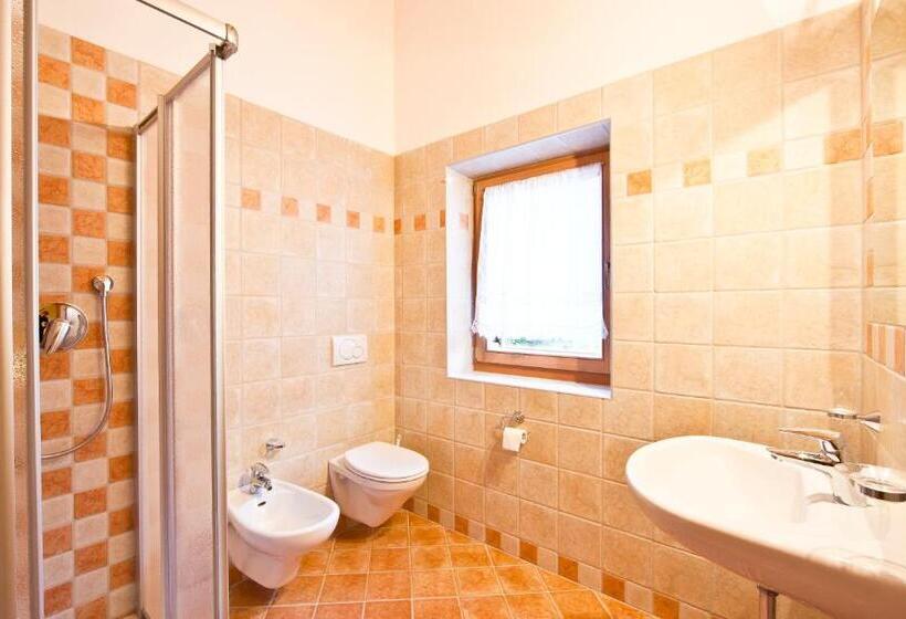 Habitació Triple Estàndard, Pederü