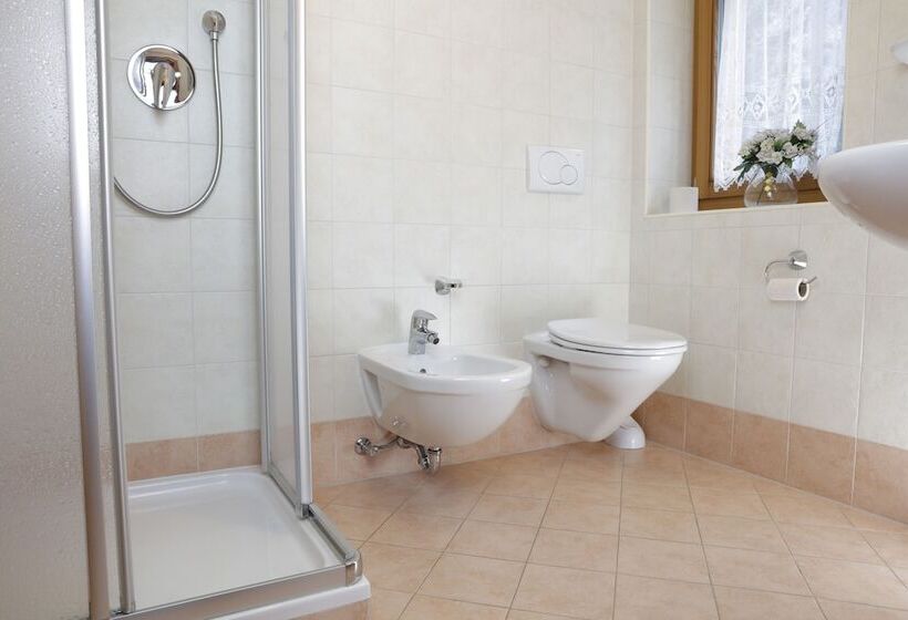 Habitació Estàndard, Pederü