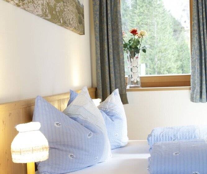 Habitació Estàndard, Pederü