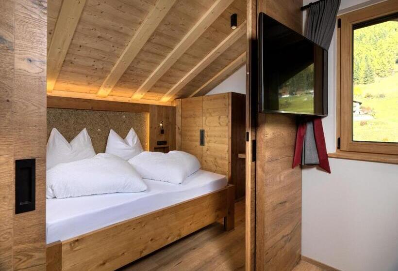 דירת שני חדרים, Apartments Riega