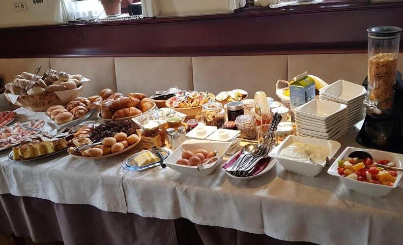 חדר לארבעה סטנדרטי עם מרפסת, Apartments Riega