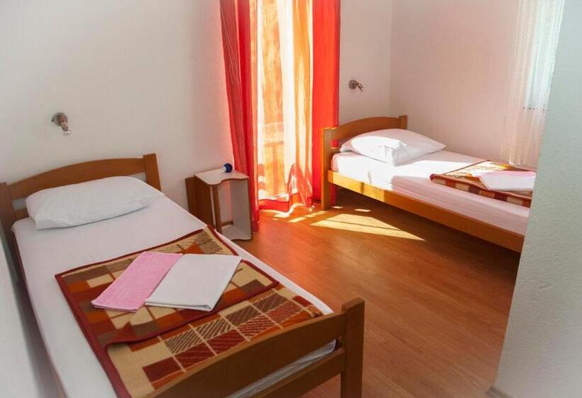 اتاق استاندارد, Pansion Danijel