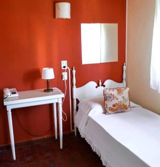 庭の見えるシングルルーム, Hosteria Belvedere