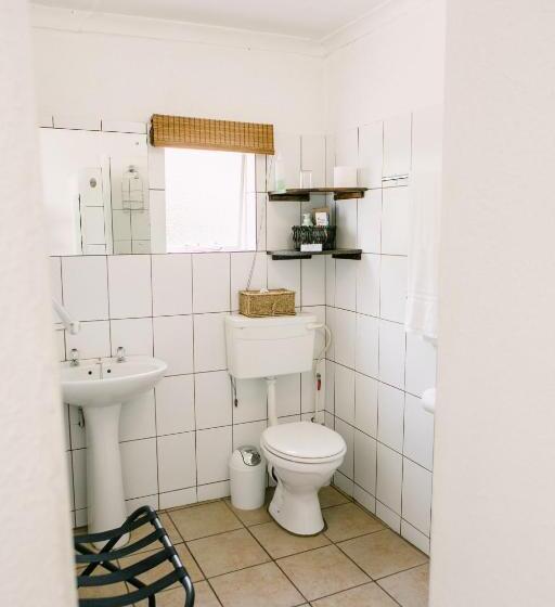 Семейный Номер, Pennylane Guest House