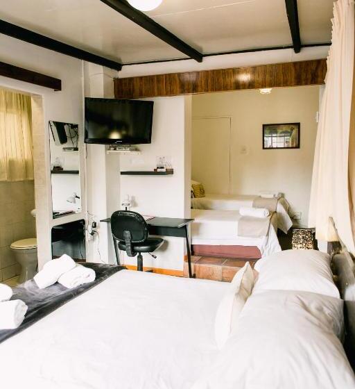 Семейный Номер, Pennylane Guest House