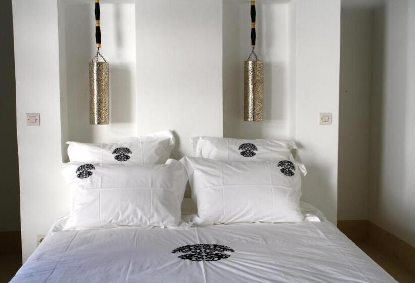 발코니가 있는 스위트, Riad Yamcha