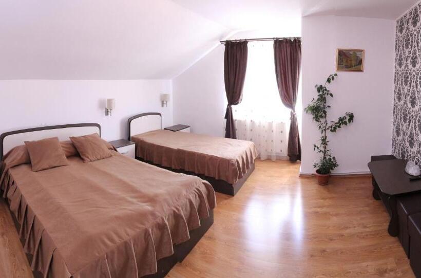 スタンダードトリプルルーム, Pensiunea Gaby