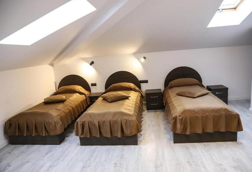 スタンダードトリプルルーム, Pensiunea Gaby