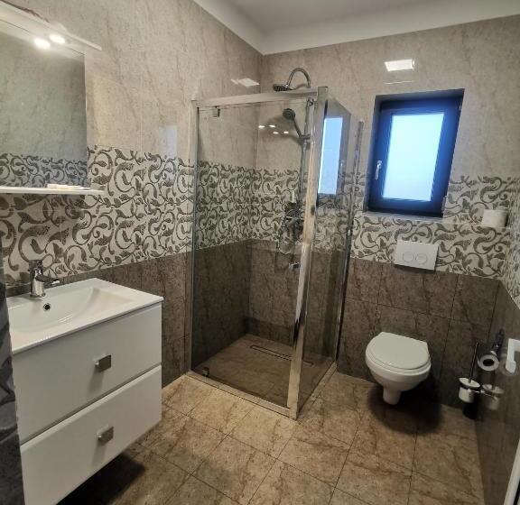 スタンダードトリプルルーム, Pensiunea Gaby