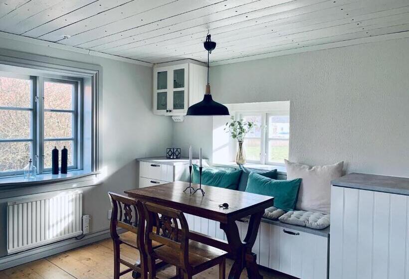 Апартаменты 2 Спальни, Eksgården