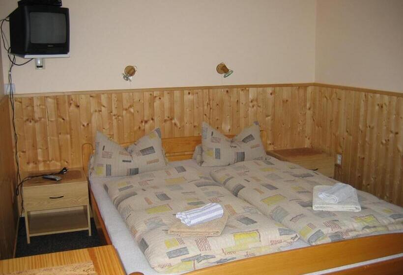 غرفة قياسية, Horský Dům