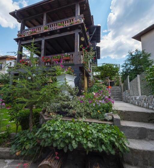 Номер Deluxe с Балконом, Oasis Guest House