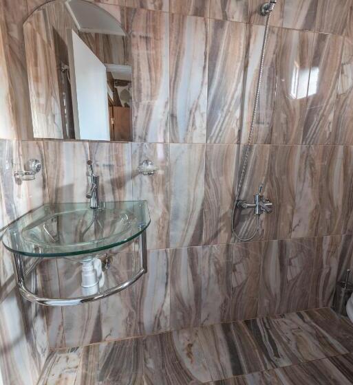 Семейный Номер, Oasis Guest House