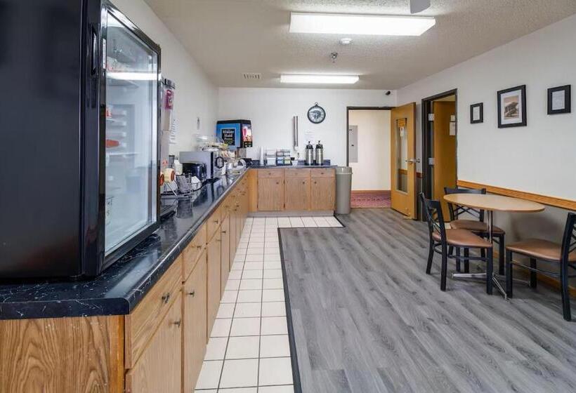 جناح ديلوكس سرير كينج, Alliance Hotel And Suites