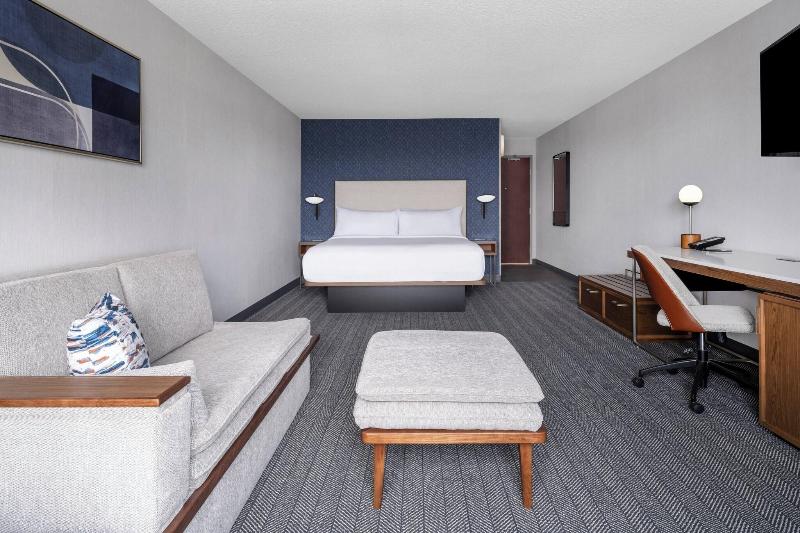 带大床的标准间, Courtyard Austin South