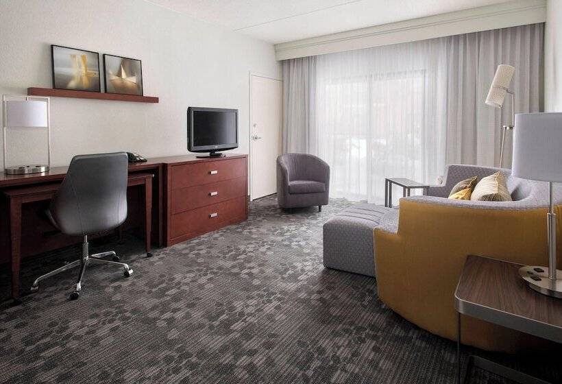 סוויטה, Courtyard By Marriott Boston Norwood/canton