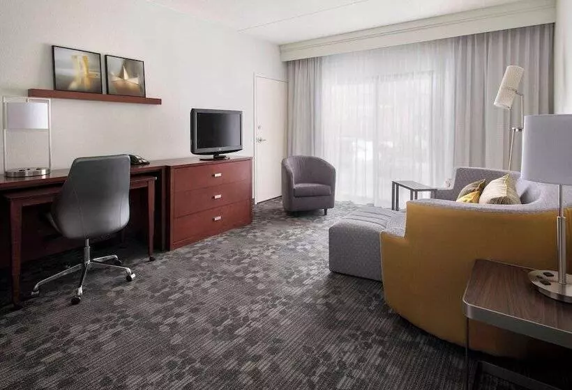 سوییت, Courtyard By Marriott Boston Norwood/canton