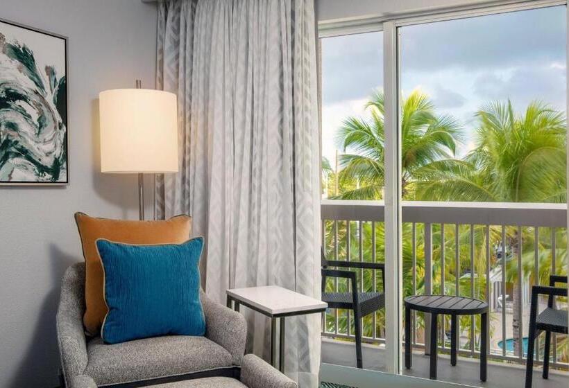 带大床的标准间, Courtyard By Marriott Miami Aventura Mall