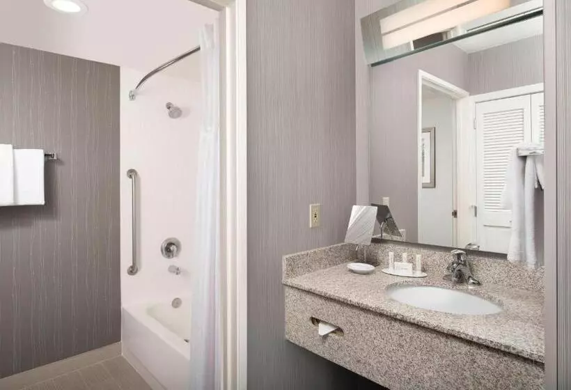 キングサイズベッドのスタンダードルーム, Courtyard By Marriott Portland Hillsboro