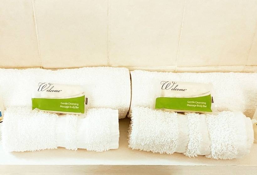 غرفه قياسيه سريرين مزدوجين, Oak Grove Inn