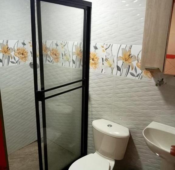 Perhehuone, Hostal Restaurante La Gata Carola