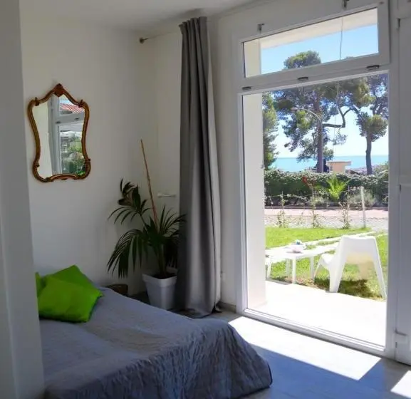 Juniorsviitti Merinäkymä, Villa Tropical