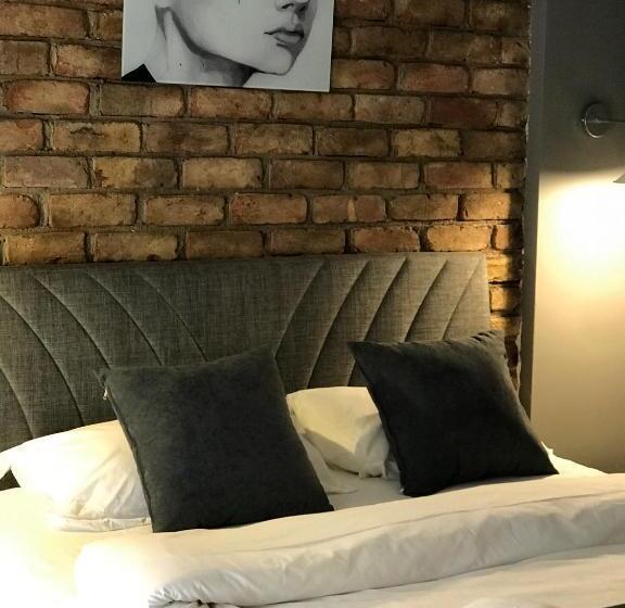 スタンダードルーム, Utarit Taksim