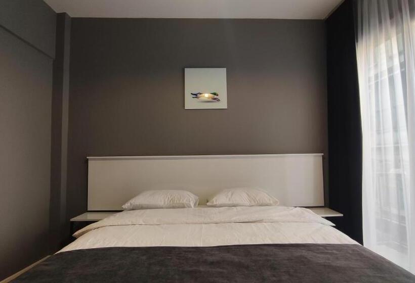 スタンダードルーム, Utarit Taksim