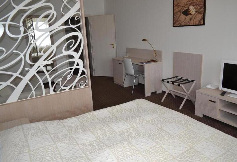 اتاق کلاس بیزنس, Slamený Dom & Spa