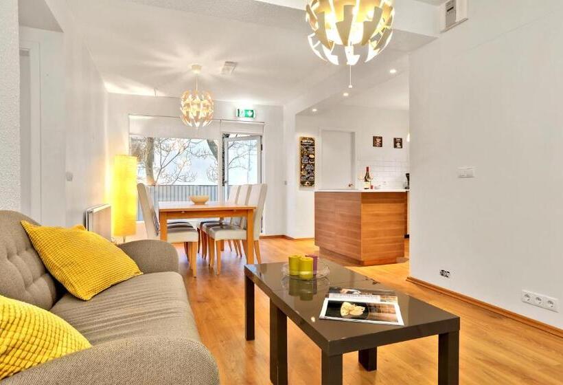 اتاق استاندارد با سرویس بهداشتی مشترک, Lækur Guesthouse