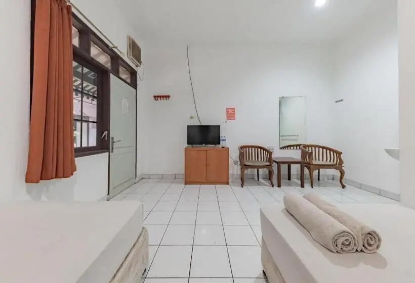 スーペリアールーム, Urbanview Hotel Pondok Kurnia Cijagra Bandung By Reddoorz