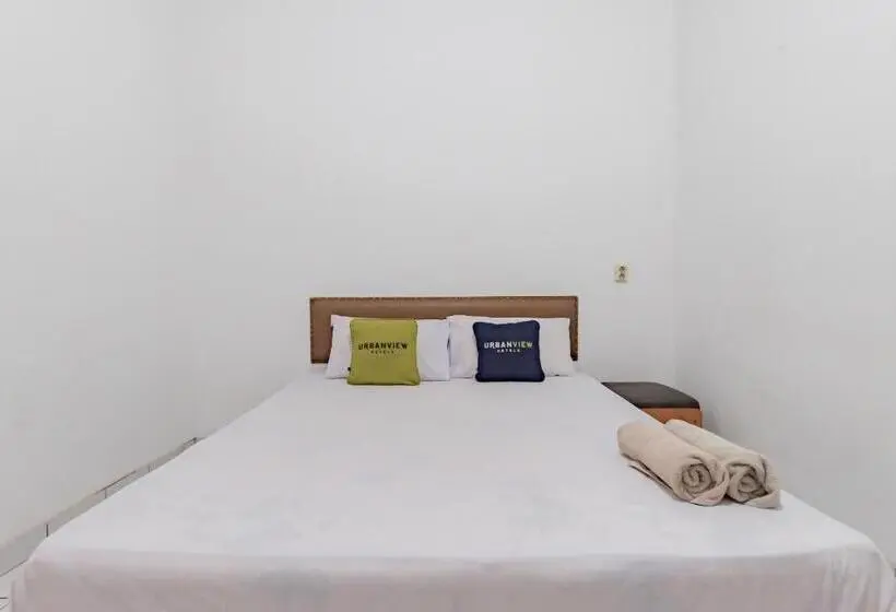 デラックスルーム, Urbanview Hotel Pondok Kurnia Cijagra Bandung By Reddoorz