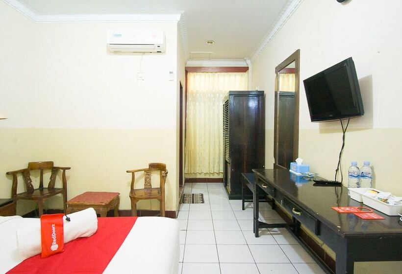 חדר סטנדרט, Reddoorz Plus Near Pelabuhan Bitung