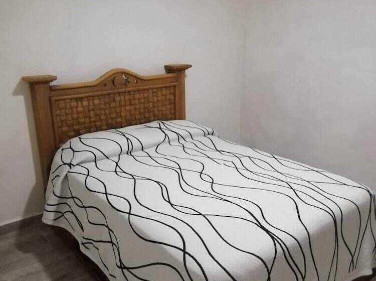 标准间, Tepehuakan