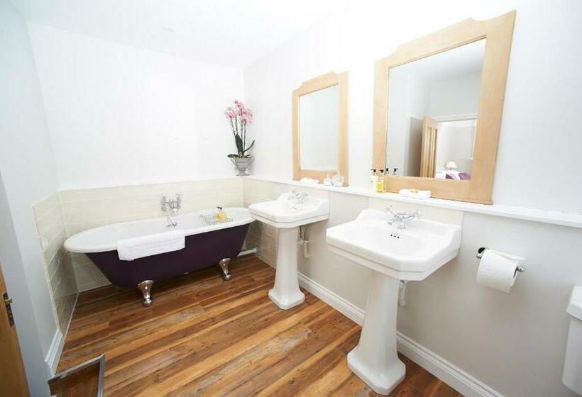 Deluxe Suite King Bed, The Bugle Inn Twyford