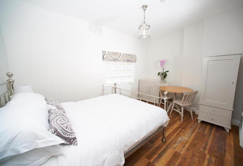 Deluxe Suite, The Bugle Inn Twyford