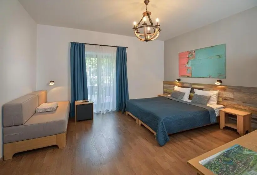 バルコニー付きスタンダードトリプルルーム, Butikhotel Visegrád
