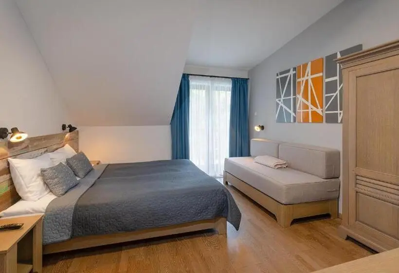 バルコニー付きスタンダードトリプルルーム, Butikhotel Visegrád