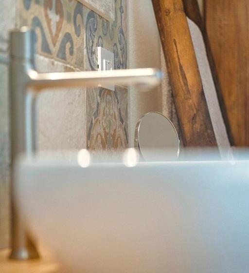 デラックススイート, Al Tirabusòn Country House