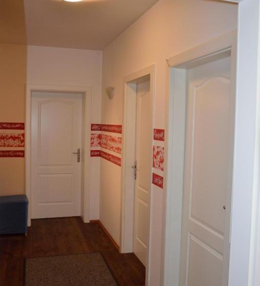 غرفة عائلية, Zimmervermietung Fasching