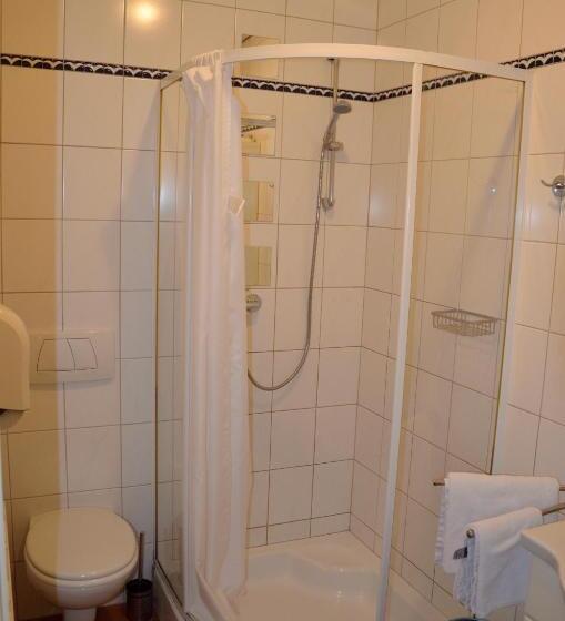 غرفة عائلية, Zimmervermietung Fasching