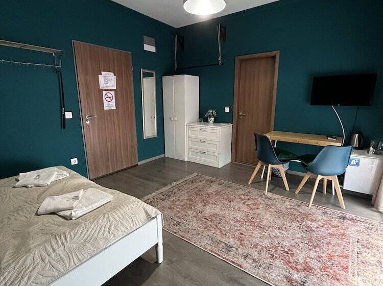 חדר סטנדרט, Lanskyrooms