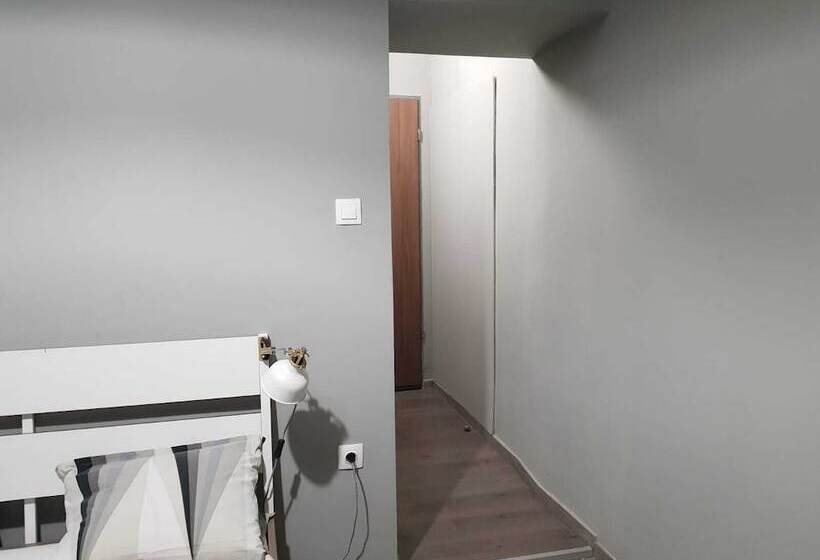 חדר סטנדרט יחיד, Lanskyrooms