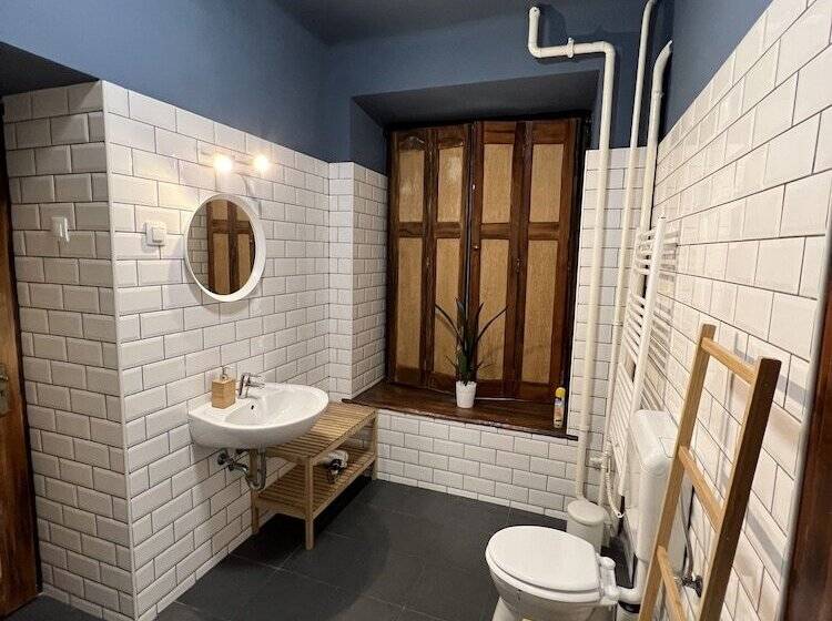 חדר סטנדרט לארבעה, Lanskyrooms