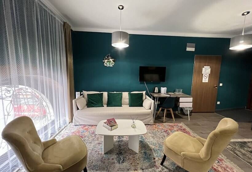 חדר סטנדרט לארבעה, Lanskyrooms