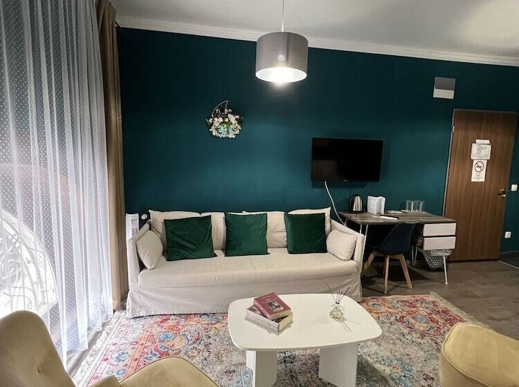 חדר סטנדרט לארבעה, Lanskyrooms