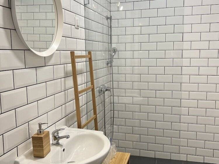 חדר סטנדרט לשלושה, Lanskyrooms