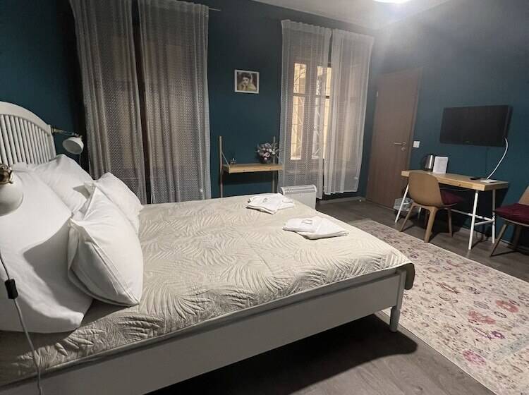 חדר סטנדרט לשלושה, Lanskyrooms