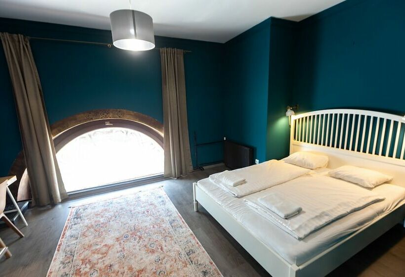 חדר סטנדרט, Lanskyrooms