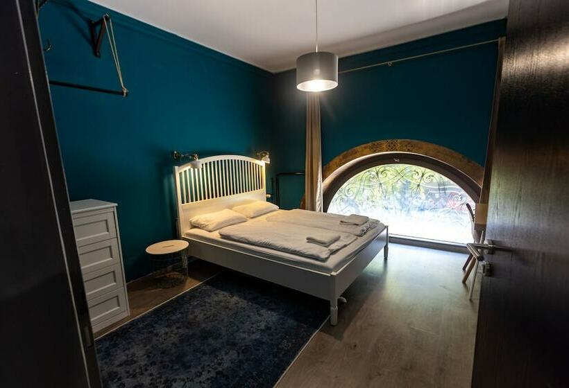 חדר סטנדרט, Lanskyrooms